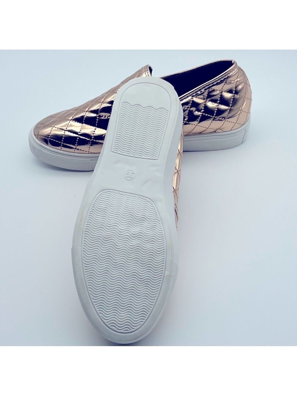Rose Gold Slip On Sneakers Size 39 Brand Unknown Excellent Condition - Picture 2 of 9